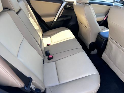 Used 2015 Toyota RAV4 Limited AWD/4WD image 9