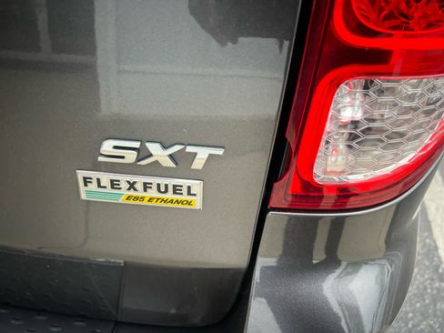 Used 2017 Dodge Grand Caravan SXT FWD image 17