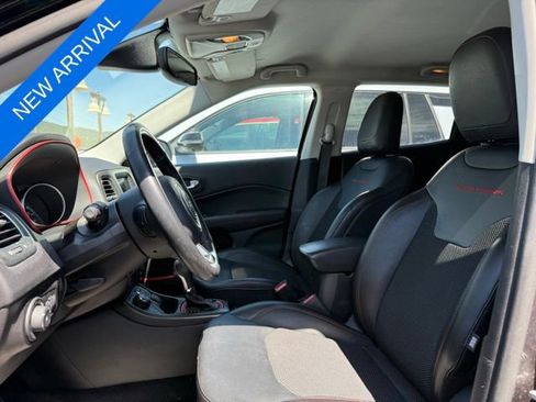 Used 2020 Jeep Compass Trailhawk w/ Cold Weather Group AWD/4WD image 11