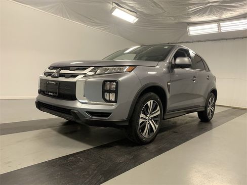 Used 2020 Mitsubishi Outlander Sport ES image 2