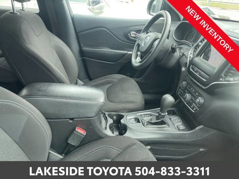 Used 2020 Jeep Cherokee Latitude image 8