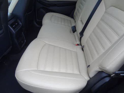 Used 2022 Ford Edge SEL image 8