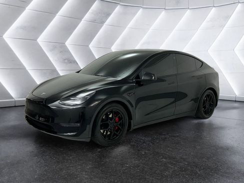 Used 2022 Tesla Model Y Performance image 3