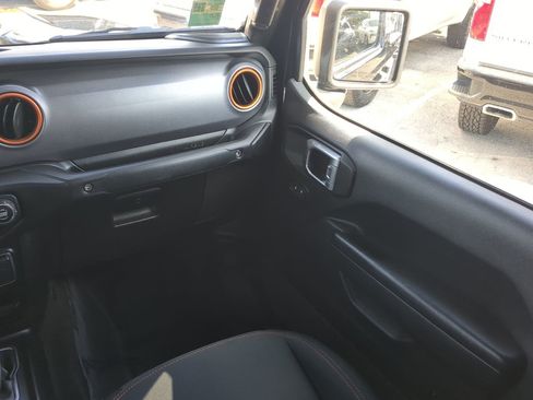 Used 2021 Jeep Gladiator Mojave image 17