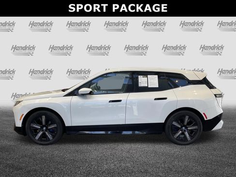 Used 2024 BMW iX xDrive50 w/ Premium Package AWD/4WD image 7