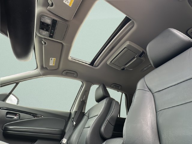 Used 2019 Honda Pilot Touring image 30