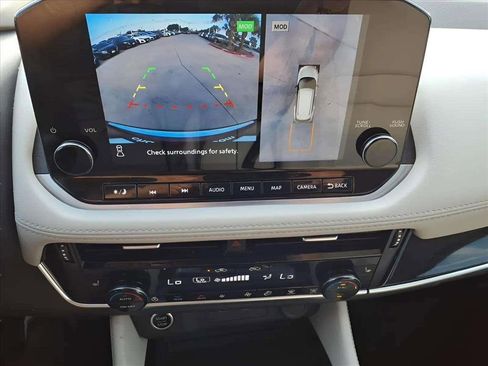 Used 2023 Nissan Rogue SL w/ SL Premium Package image 16