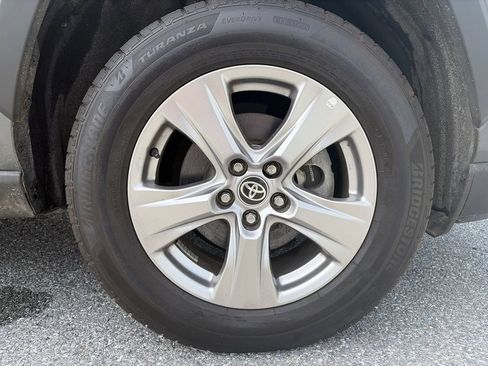 Used 2022 Toyota RAV4 XLE AWD/4WD image 25