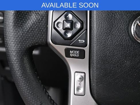 Used 2017 Toyota 4Runner SR5 Premium w/ Convenience Package AWD/4WD image 17
