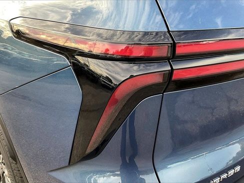 Certified 2026 Chevrolet Traverse LT w/ Driver Confidence Package image 25