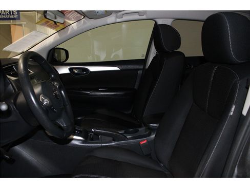 Used 2018 Nissan Sentra S w/ S Midnight Style Package image 10