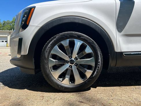 Used 2021 Kia Telluride EX w/ EX Premium Package AWD/4WD image 10