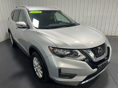 Used 2019 Nissan Rogue SV image 18