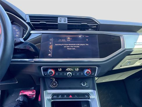 Used 2021 Audi Q3 2.0T Premium w/ Convenience Package image 9