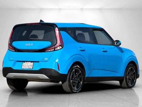 Used 2023 Kia Soul EX FWD image 3