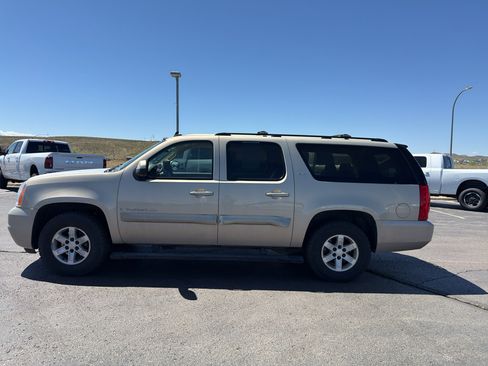 Used 2008 GMC Yukon XL SLT w/ SLT Preferred Equipment Group AWD/4WD image 8