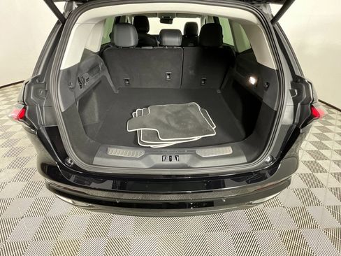 Used 2025 Lincoln Nautilus Premier image 27