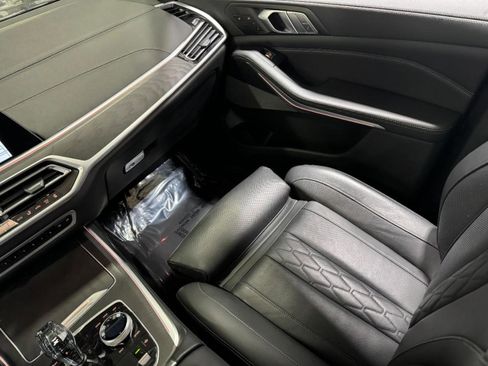 Used 2021 BMW X7 M50i image 19