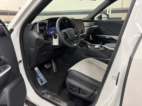 New 2026 Lexus TX 500h AWD image 16