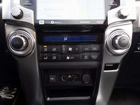 Used 2023 Toyota 4Runner Limited AWD/4WD image 33