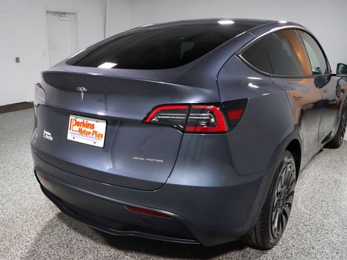Used 2023 Tesla Model Y Long Range image 7