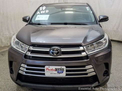 Used 2019 Toyota Highlander LE AWD/4WD image 6