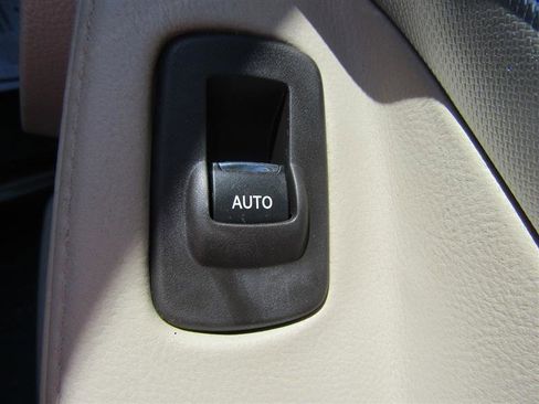 Used 2015 Ford Explorer XLT w/ Equipment Group 202A image 35