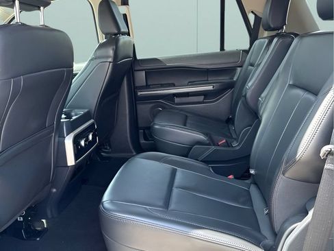Used 2024 Ford Expedition XLT RWD image 13