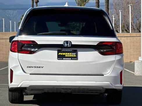New 2026 Honda Odyssey EX-L image 5