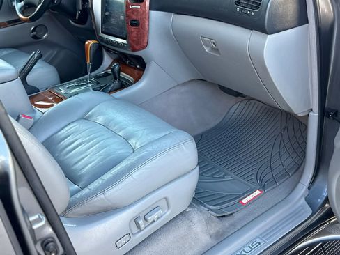 Used 2005 Lexus LX 470 4WD image 27