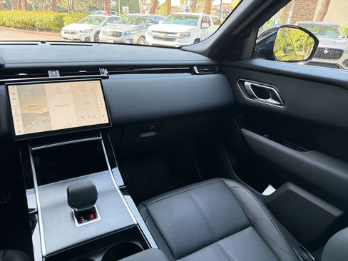 New 2026 Land Rover Range Rover Velar Dynamic SE AWD/4WD image 29