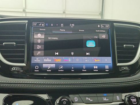 New 2026 Chrysler Pacifica Limited w/ S Appearance Package FWD image 24