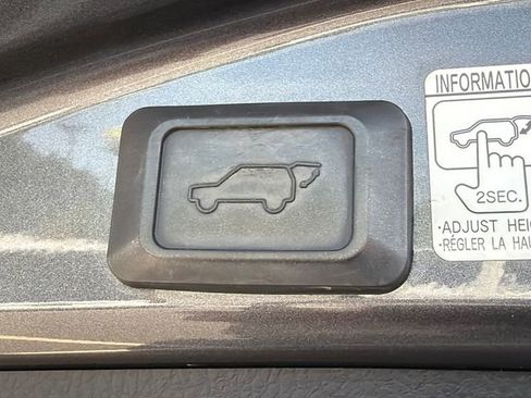 Used 2016 Toyota RAV4 XLE FWD image 19