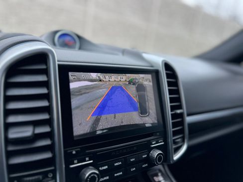 Used 2017 Porsche Cayenne Platinum Edition w/ Premium Package (PJV) image 28