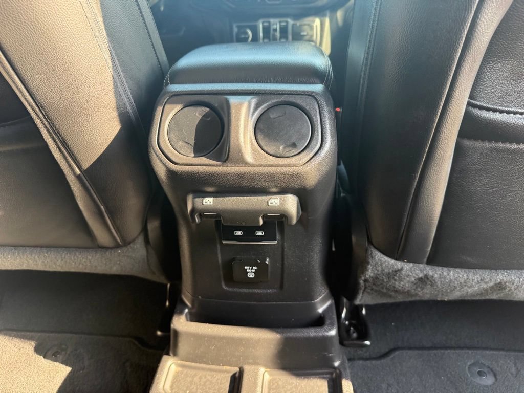 Used 2022 Jeep Wrangler Unlimited Sahara w/ Cold Weather Group AWD/4WD image 19