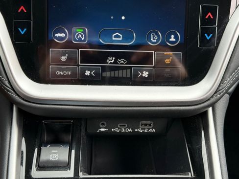 Used 2024 Subaru Outback Premium AWD/4WD image 16