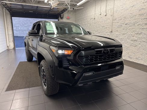 New 2026 Toyota Tacoma TRD Off-Road image 2