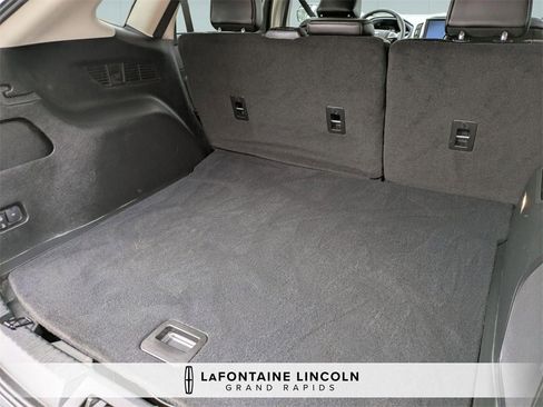 Used 2022 Ford Edge Titanium image 28