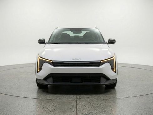 Used 2025 Kia K4 FWD image 2