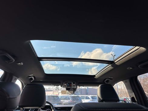 New 2025 Jeep Grand Cherokee Limited image 6