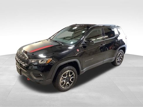 Used 2024 Jeep Compass Trailhawk w/ Trailhawk Convenience Group image 8