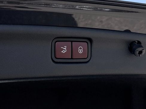 Used 2022 Mercedes-Benz C 300 Sedan image 14