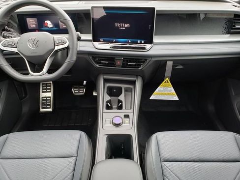 New 2026 Volkswagen Tiguan SE R-Line FWD image 9