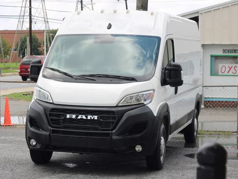 Used 2023 RAM ProMaster 2500 w/ Interior LED Lighting Group FWD image 3