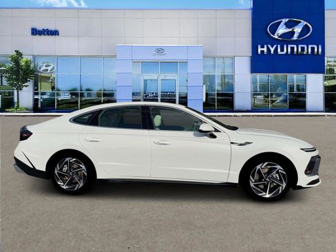 New 2026 Hyundai Sonata SEL AWD/4WD image 9