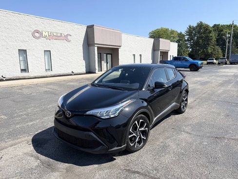 Used 2020 Toyota C-HR XLE FWD image 2