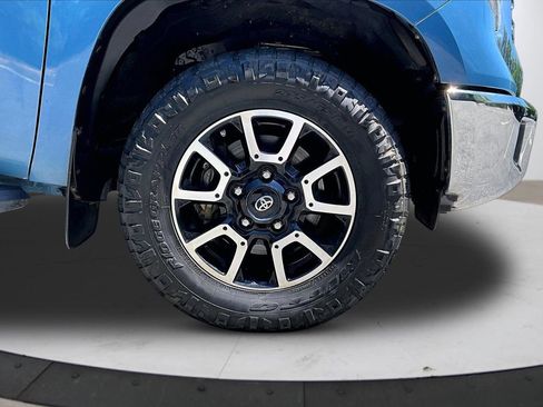 Used 2019 Toyota Tundra SR5 w/ TRD Off Road Package AWD/4WD image 31