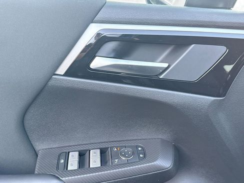 New 2026 Mitsubishi Outlander ES image 18