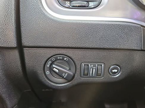 Used 2022 Dodge Charger R/T w/ Blacktop Package image 33