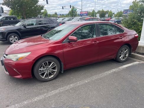 Used 2015 Toyota Camry SE FWD image 8